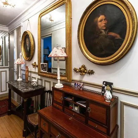 Apartment Veeve - The Timekeeper Paris
