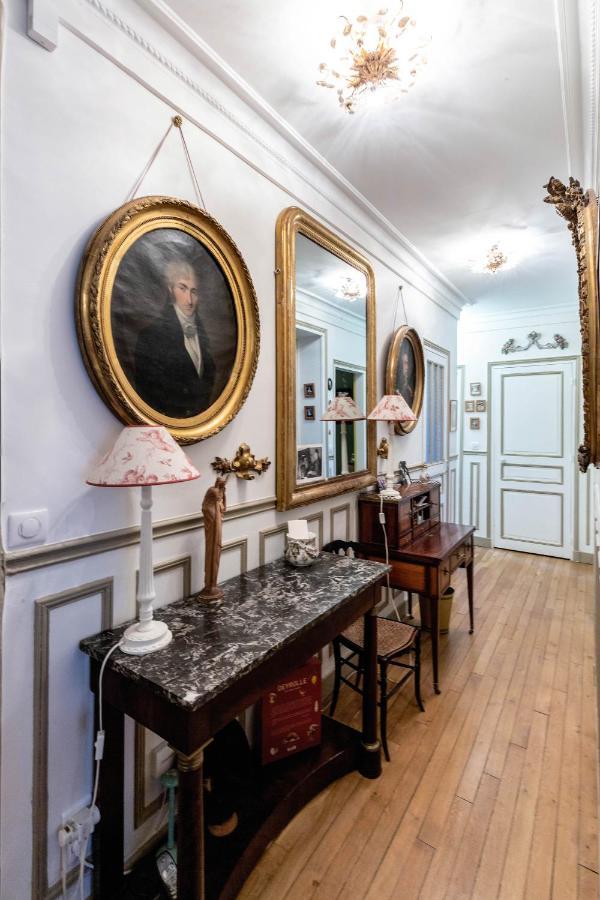 Apartment Veeve - The Timekeeper Paris